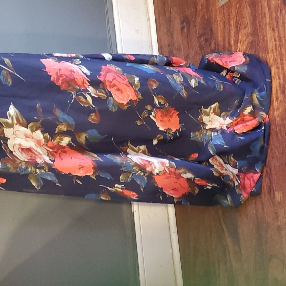 HP💕💕Lulu's  adventure seekers blue red floral maxi dress size M - Picture 4 of 14